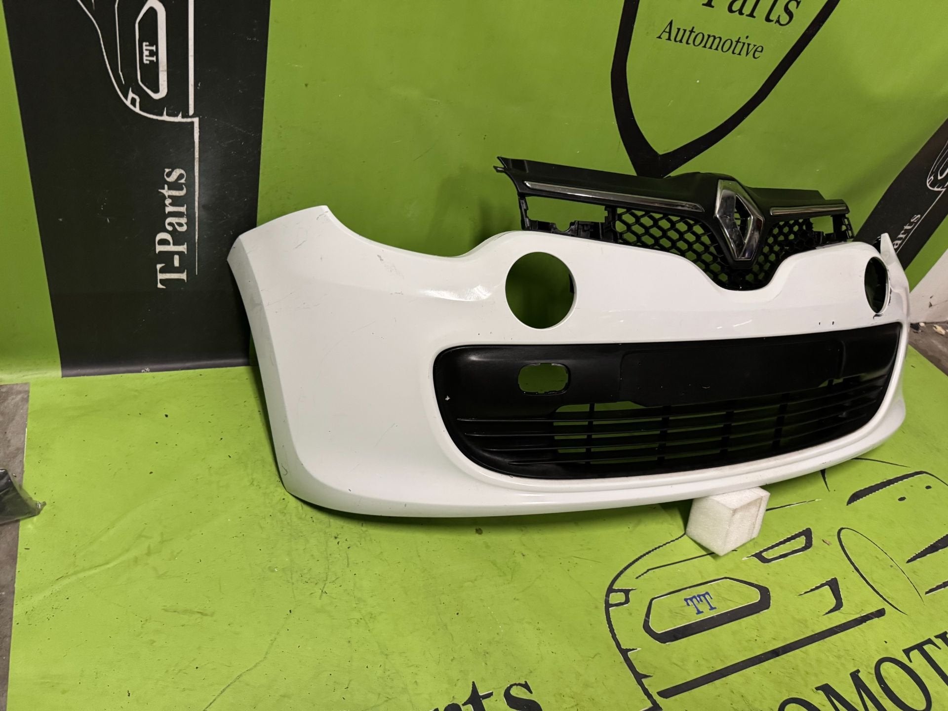 renault twingo voorbumper bumper grille, Renault Group, Contact.group@renault.com, Renault, Nieuw