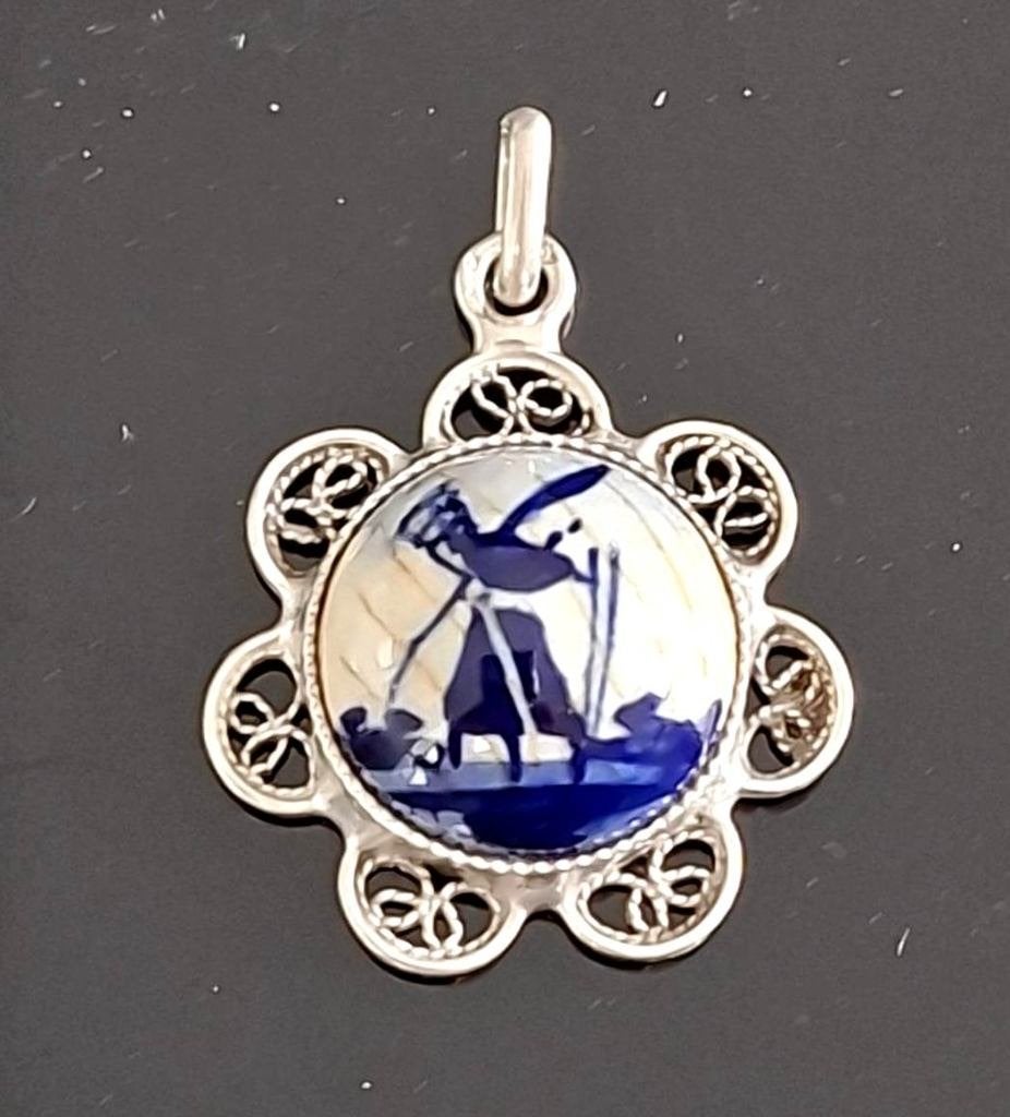 Prachtige Delfts Blauwe Zilver Filigrein Molen Hanger, Ophalen of Verzenden, Zilver, Hanger