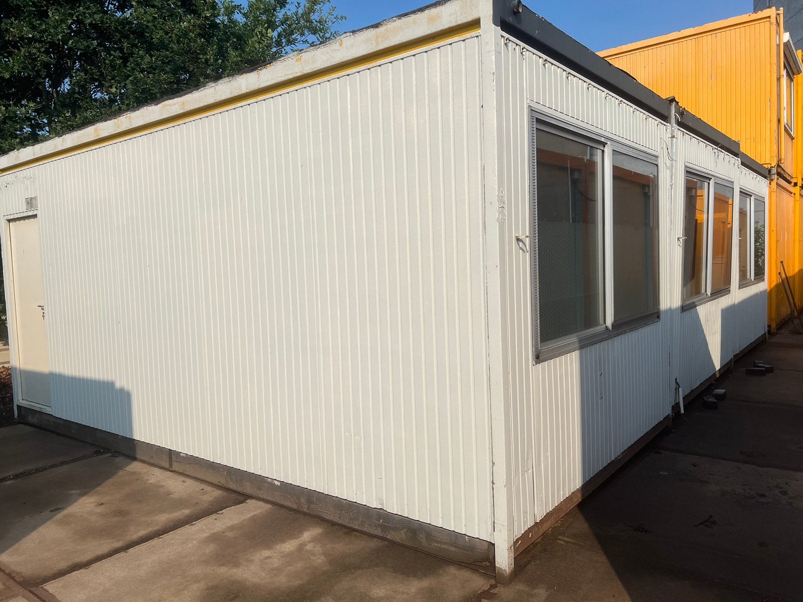 Kantoorunit / woonunit 9x6 meter, Ophalen, Zo goed als nieuw