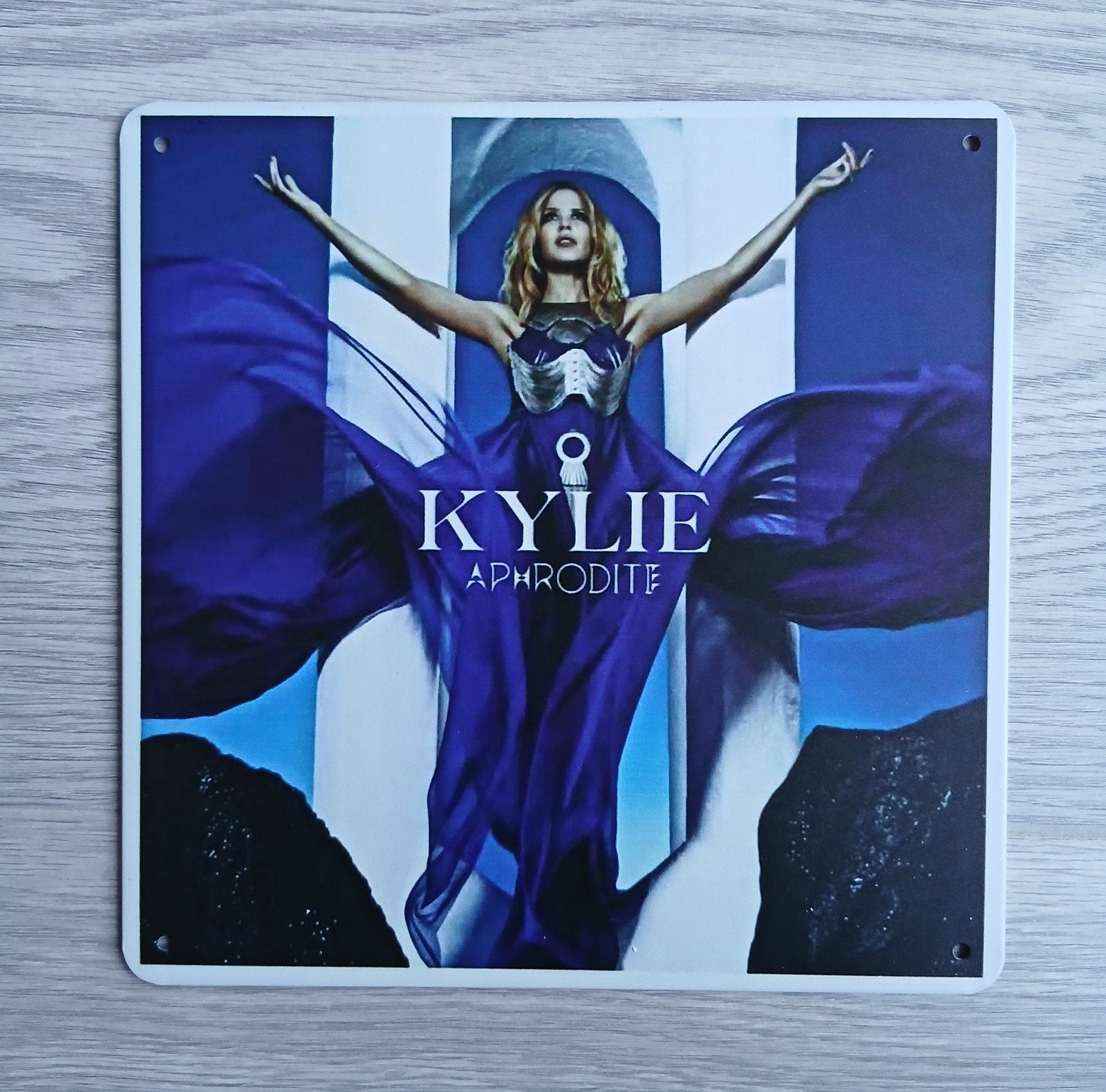 Kylie Minogue Aphrodite 20x20 cm Metalen Reclamebord, Ophalen of Verzenden, Nieuw, Poster, Artwork of Schilderij