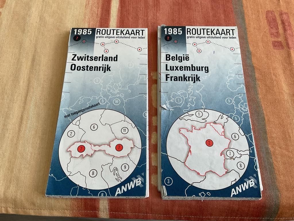 ANWB Routekaarten 1985: Zwitserland/Oostenrijk & Benelux/Fra, 1800 tot 2000, Europa Overig, Ophalen of Verzenden, Landkaart