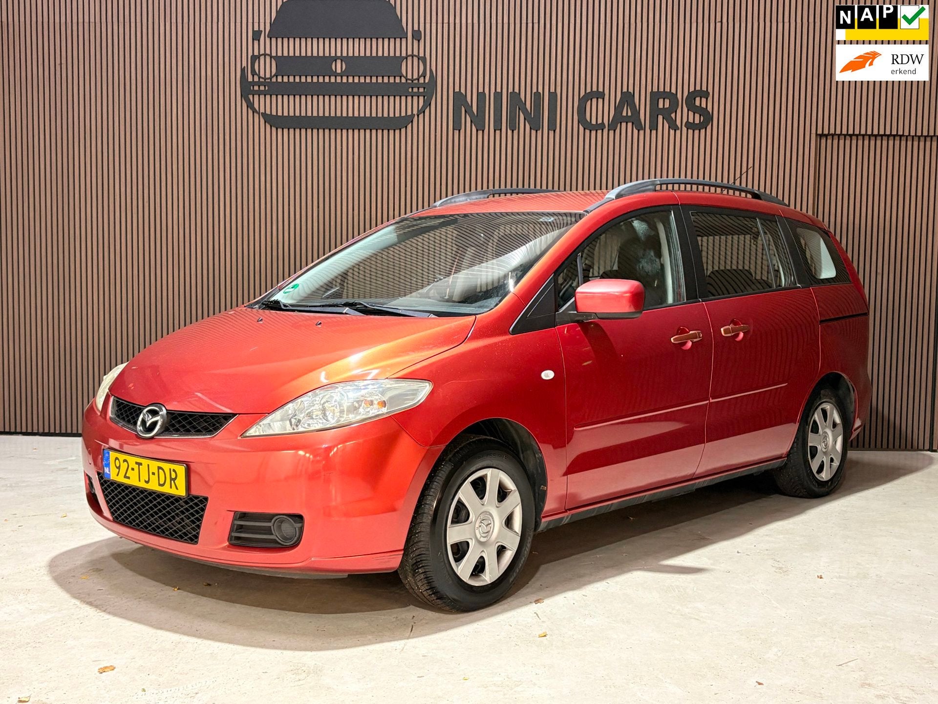Mazda 5 1.8 Touring 7 persoons NAP Nieuwe apk, Auto's, Stof, Gebruikt, 4 cilinders, Origineel Nederlands