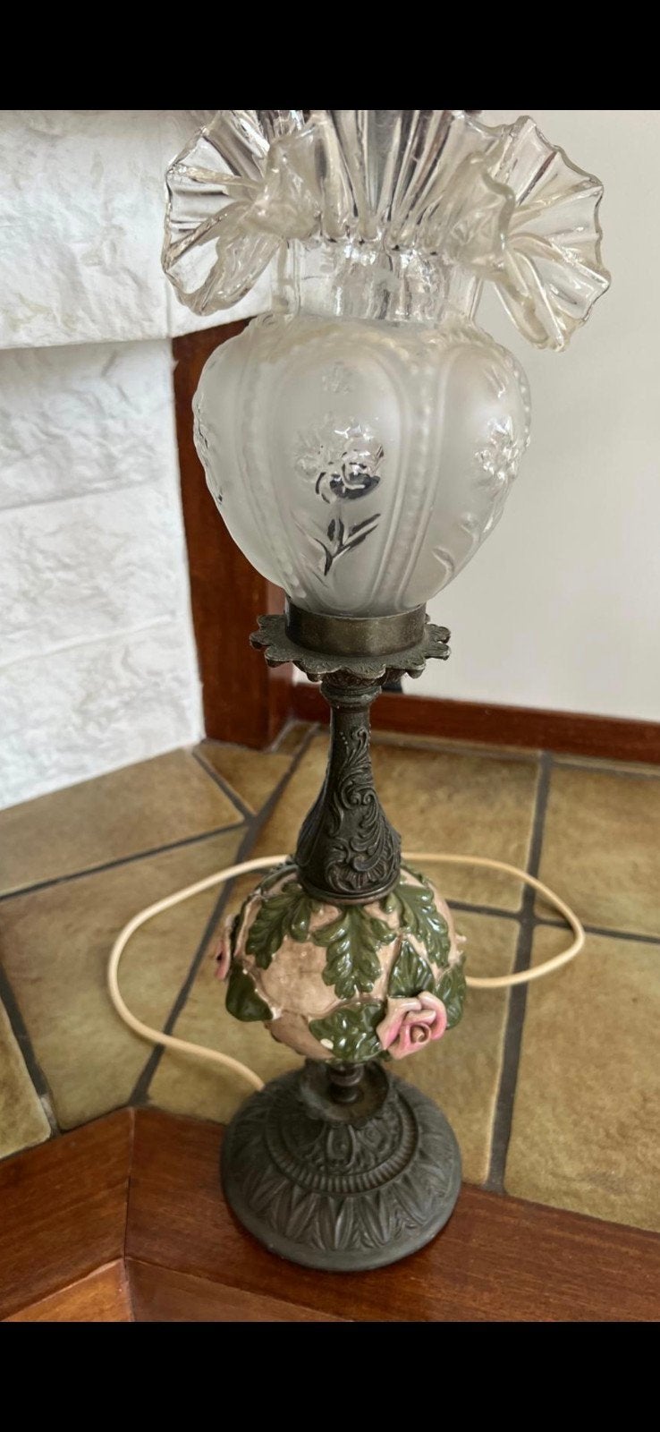 Antieke tafellamp met bloemmotief en rozen, Ophalen