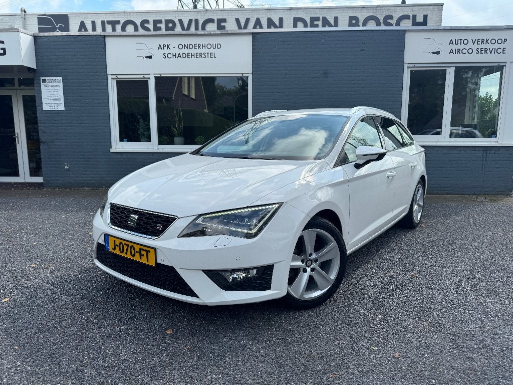 Seat Leon 1.4 TSI 155pk 2015 Wit, Auto's, Voorwielaandrijving, Navigatiesysteem, Zwart, 4 cilinders