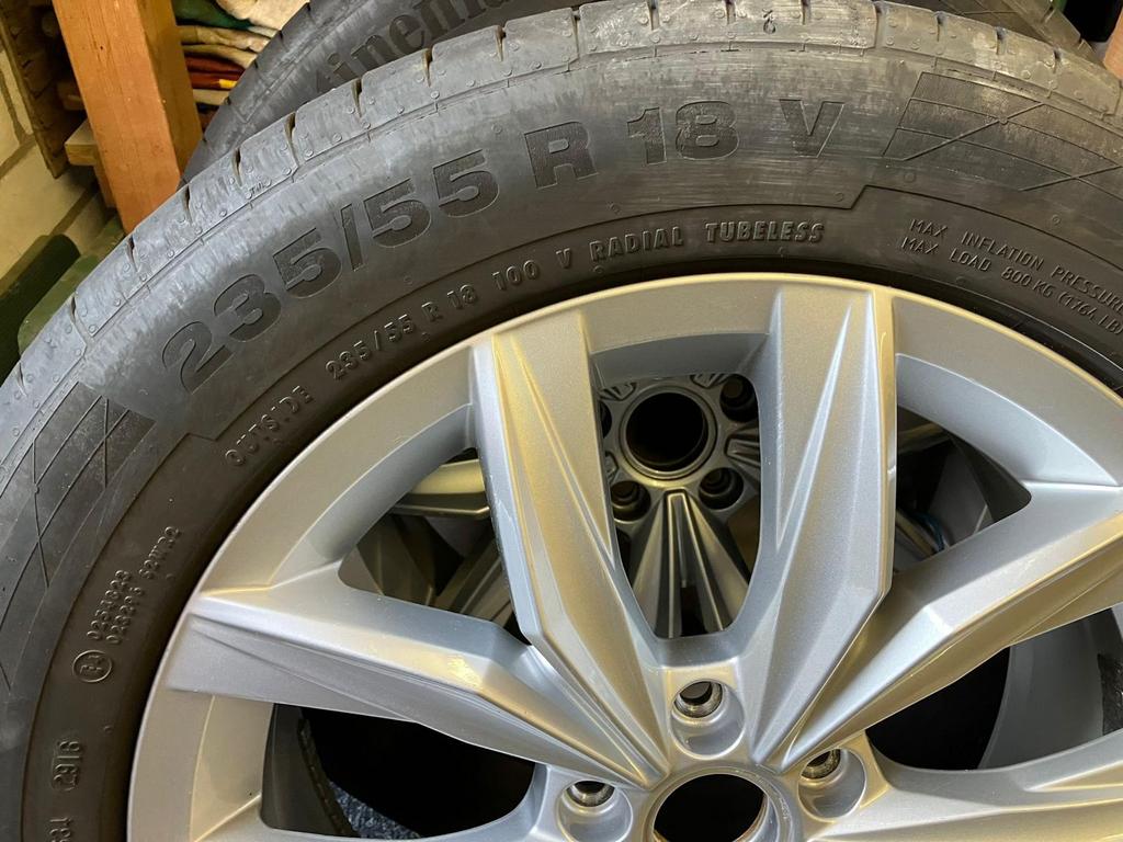 18 inch kingston velgen + zomerbanden, Ophalen, 18 inch, Velg(en), 235 mm