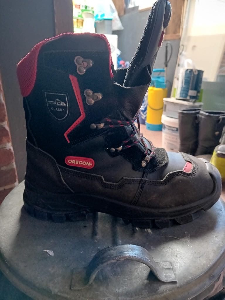 zaag/werk schoenen, Kleding | Heren, Schoenen, Zwart, Ophalen of Verzenden, Zo goed als nieuw, Werkschoenen