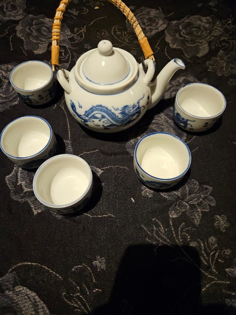 Vintage Chinees theeservies met drakenmotief, Ophalen