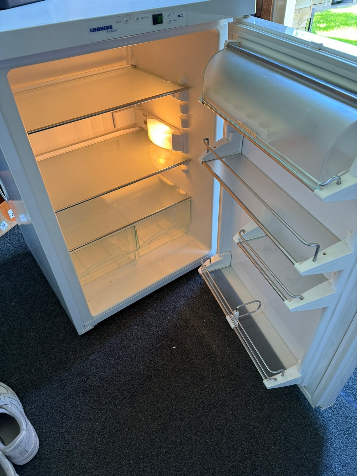 Liebherr premium koelkast koelt niet goed, Minder dan 75 liter, Ophalen, Niet werkend, Zonder vriesvak