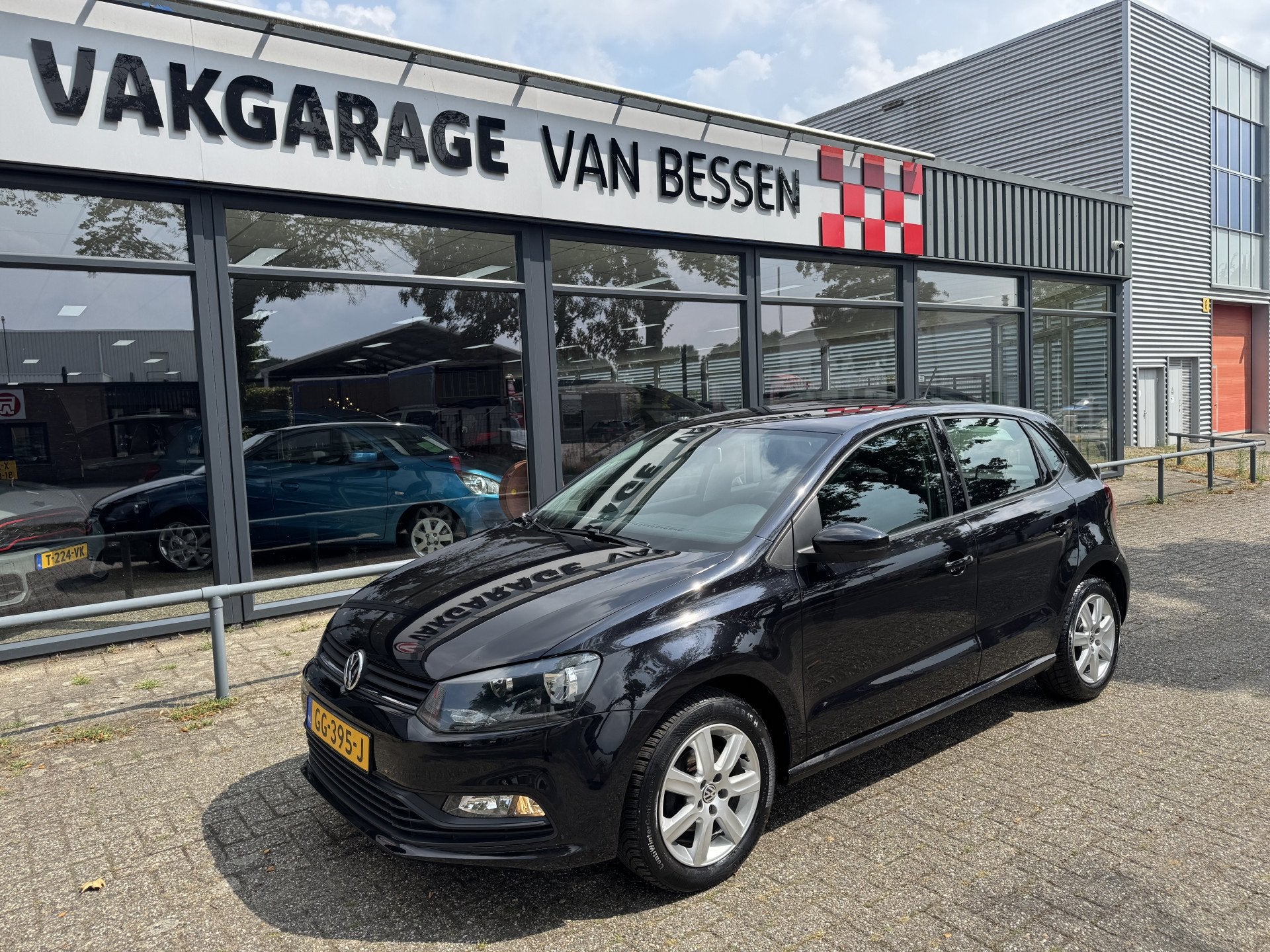 Volkswagen Polo 1.0 First Edition AIRCO-TREKHAAK-5DRS, Auto's, Euro 6, Zwart, Bedrijf, Handgeschakeld
