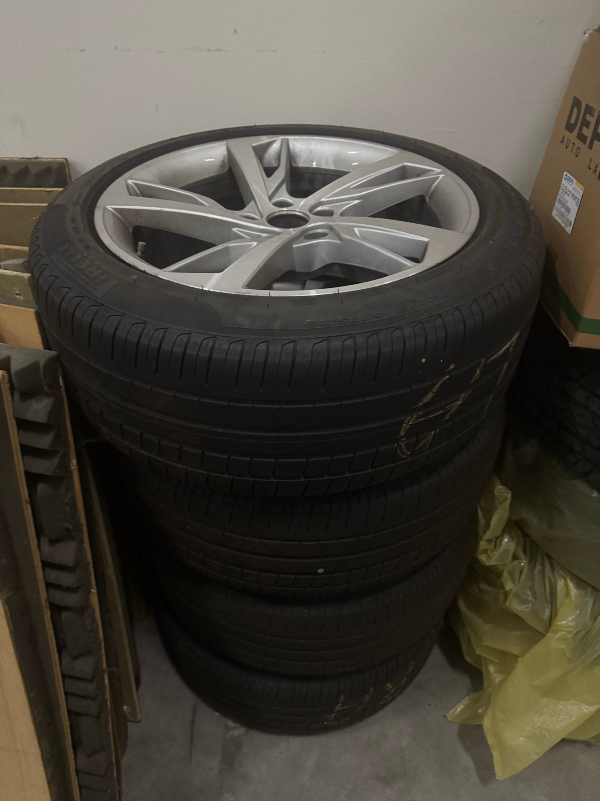 Audi A8 Velgen met Pirelli Zomerbanden, 19 inch, Gebruikt, 255 mm, Banden en Velgen