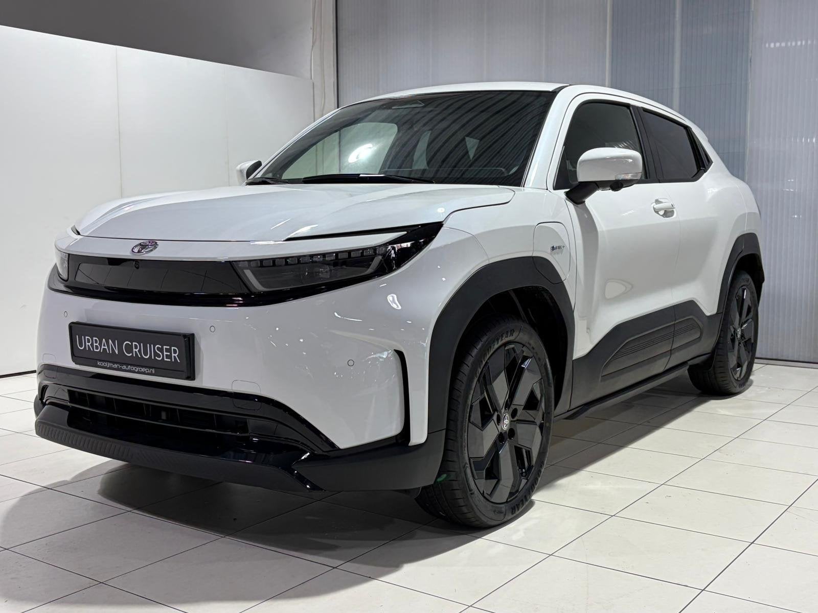 Toyota Urban Cruiser Executive 61 kWh Direct Leverbaar , €, Auto's, Leder en Stof, Wit, 360 min, Urban Cruiser