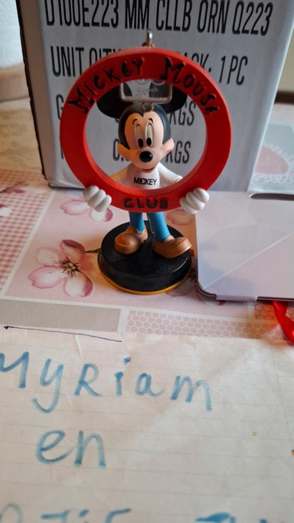Disney 100 Years Mickey Mouse Club ornament, Ophalen of Verzenden, Mickey Mouse, Zo goed als nieuw, Beeldje of Figuurtje