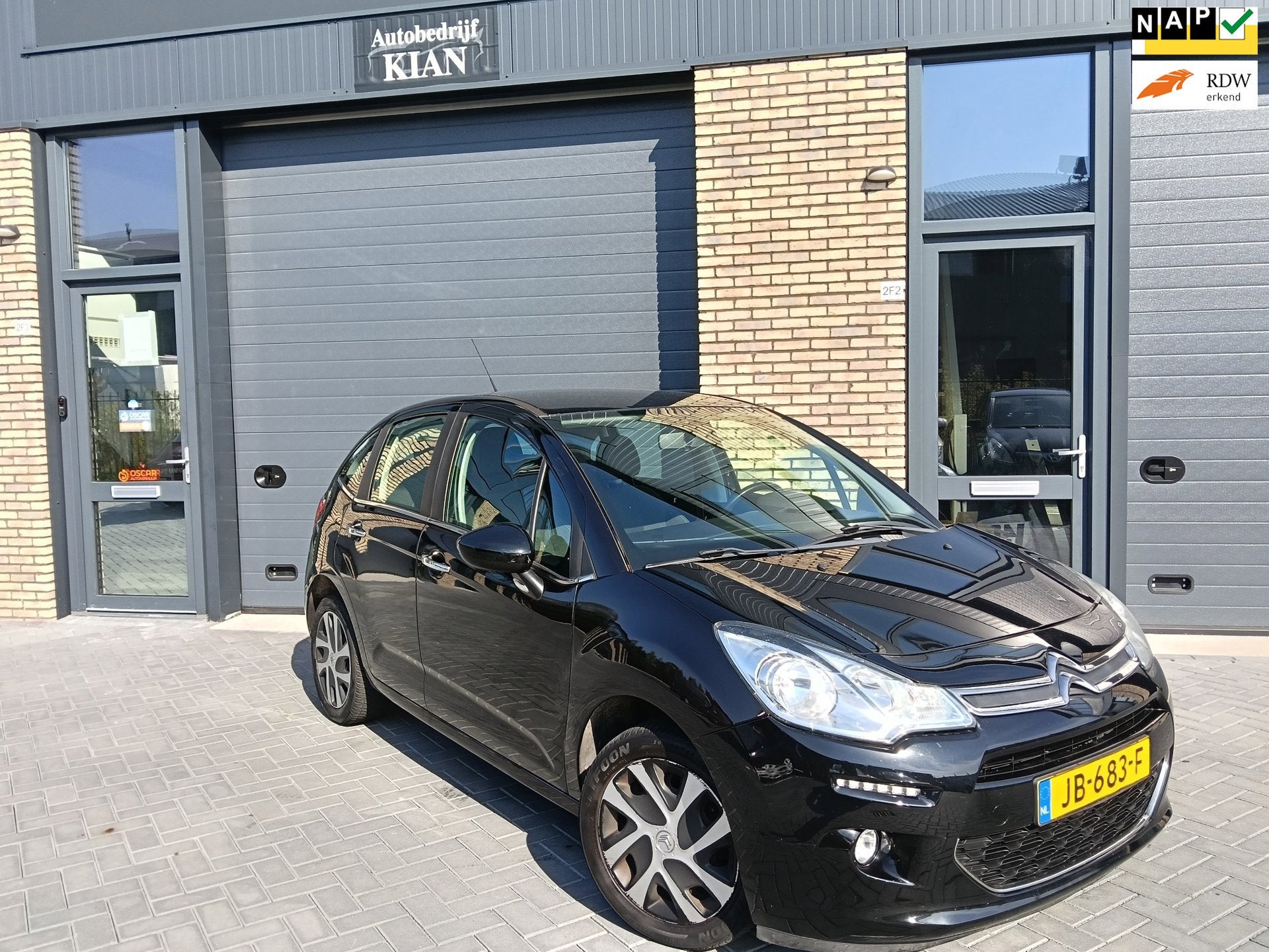 Citroen C3 1.2 PureTech Feel Edition, Voorwielaandrijving, Dealer onderhouden, Gebruikt, 1199 cc