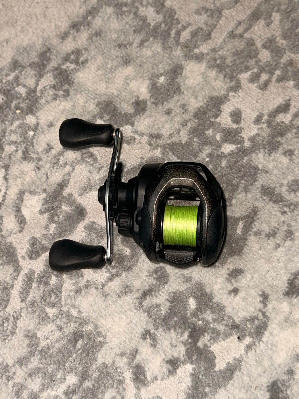 Shimano Caius 151HG Reel met Shimano Kairiki lijn gespoeld., Ophalen, Nieuw, Molen