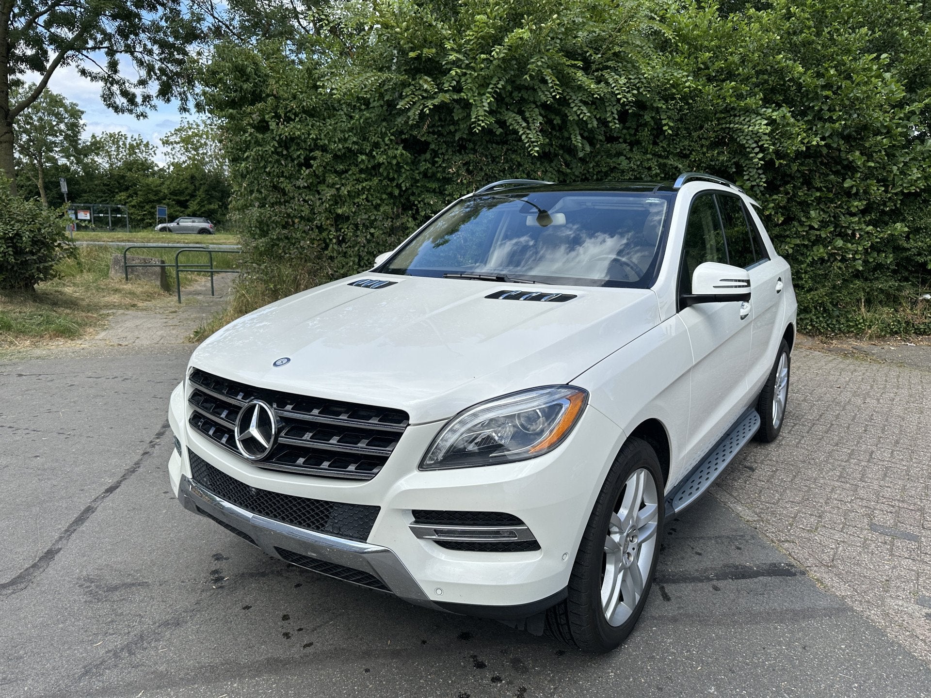 Mercedes-Benz M-Klasse 350 (bj 2015, automaat), Auto's, Automaat, Gebruikt, Beige, Wit