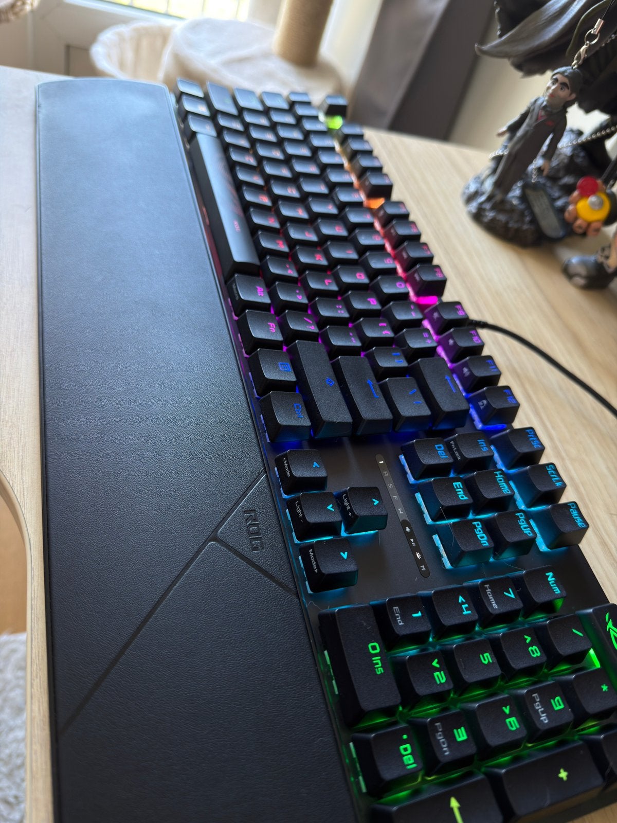 ASUS ROG Strix Scope II Gaming Keyboard, Computers en Software, Toetsenborden, Ophalen of Verzenden, Zo goed als nieuw
