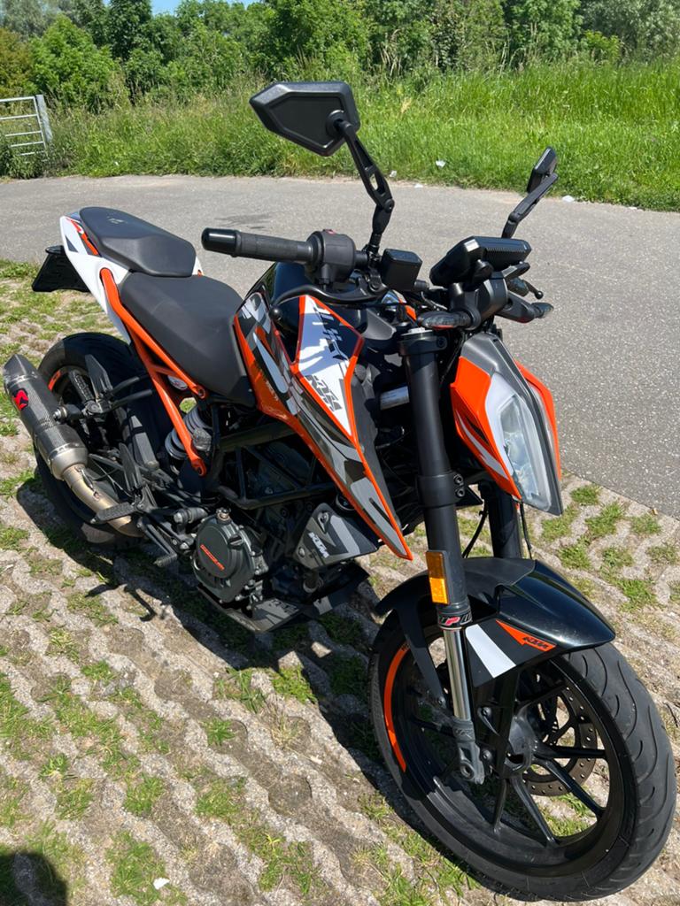 KTM Duke 125 2017 Alarm, LED, ABS, App,USB, Motoren, Motoren | KTM, Gebruikt, Particulier, 11 kW of minder, Sportuitlaat
