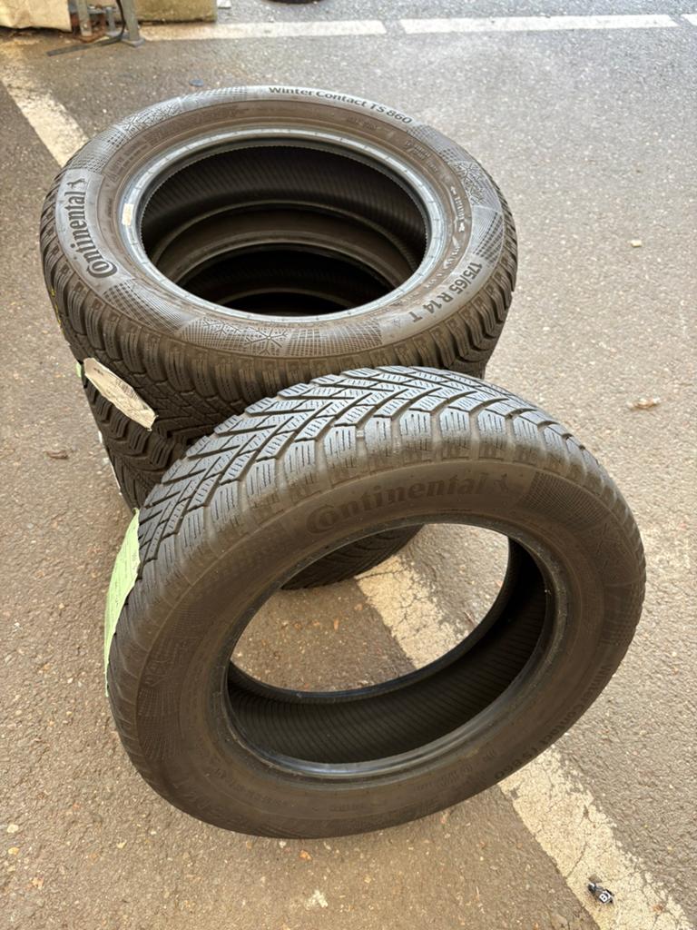 Continental winterbanden te koop, Ophalen, Zo goed als nieuw
