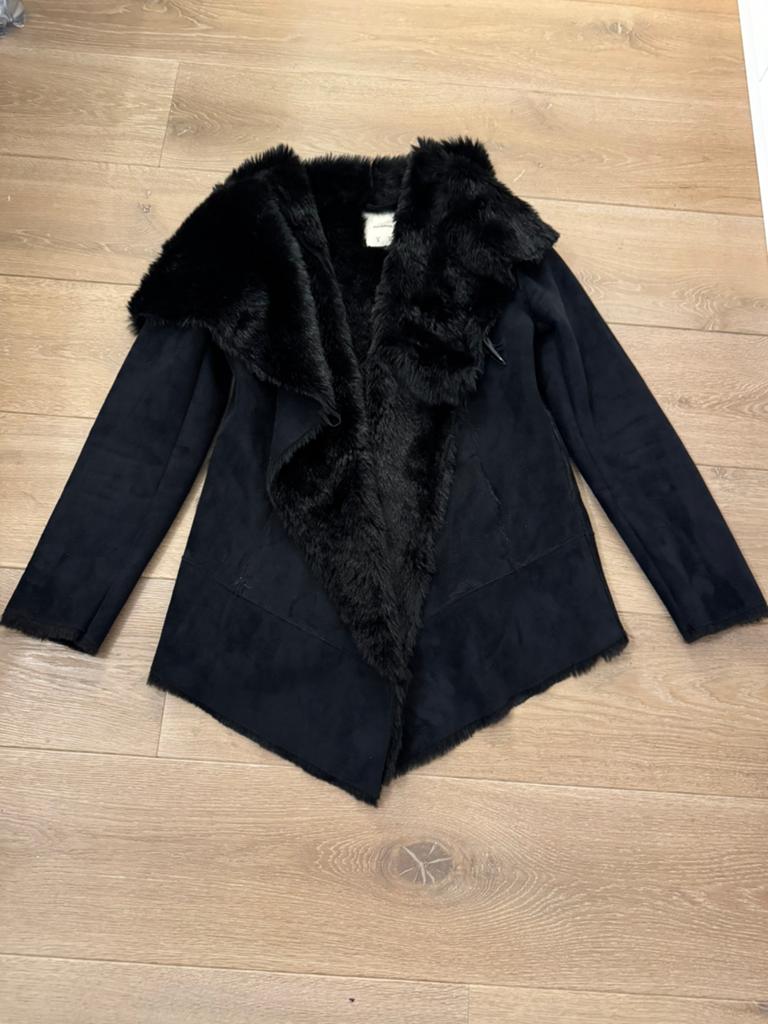 Dames jas van Pull & Bear maat S, Kleding | Dames, Ophalen of Verzenden, Zo goed als nieuw, Maat 36 (S), Zwart