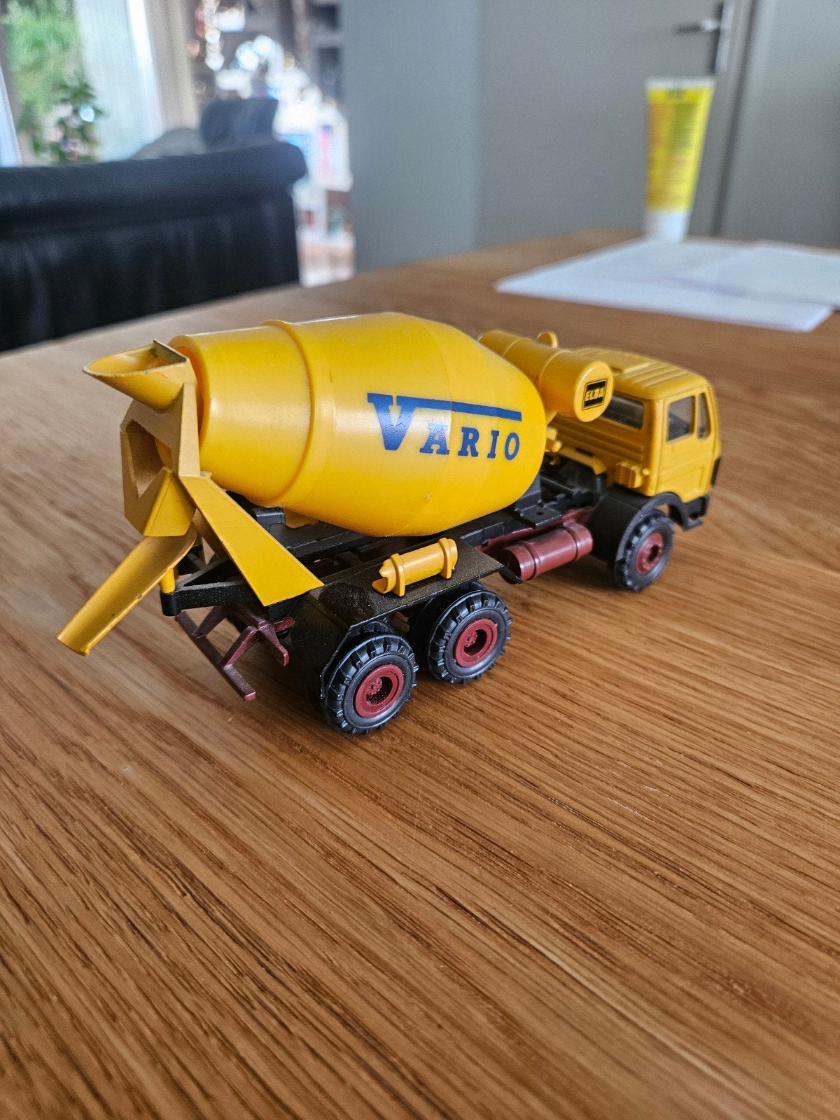 Mercedes Benz  _ Elba mixer _ Vario, Ophalen of Verzenden, Zo goed als nieuw, Bus of Vrachtwagen, Conrad