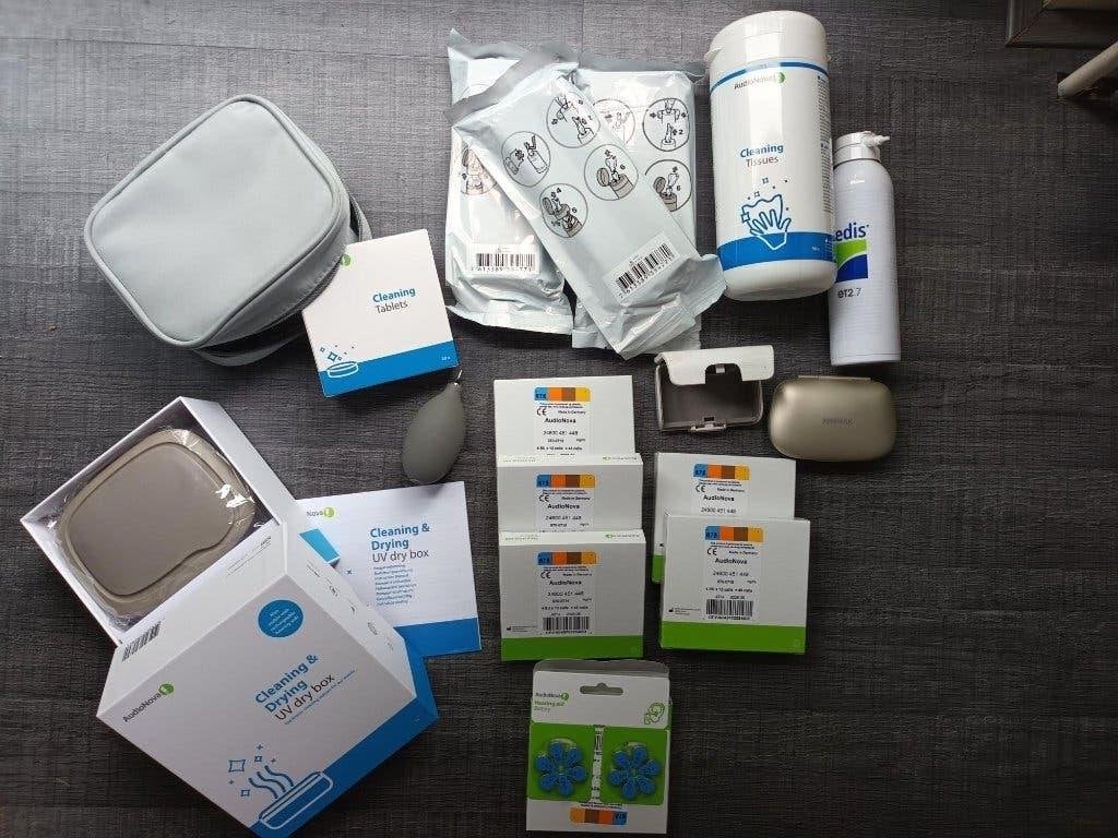 doos Audionova gehoorapparaat toebehoren, dry box,batterijen, Ophalen of Verzenden, Nieuw