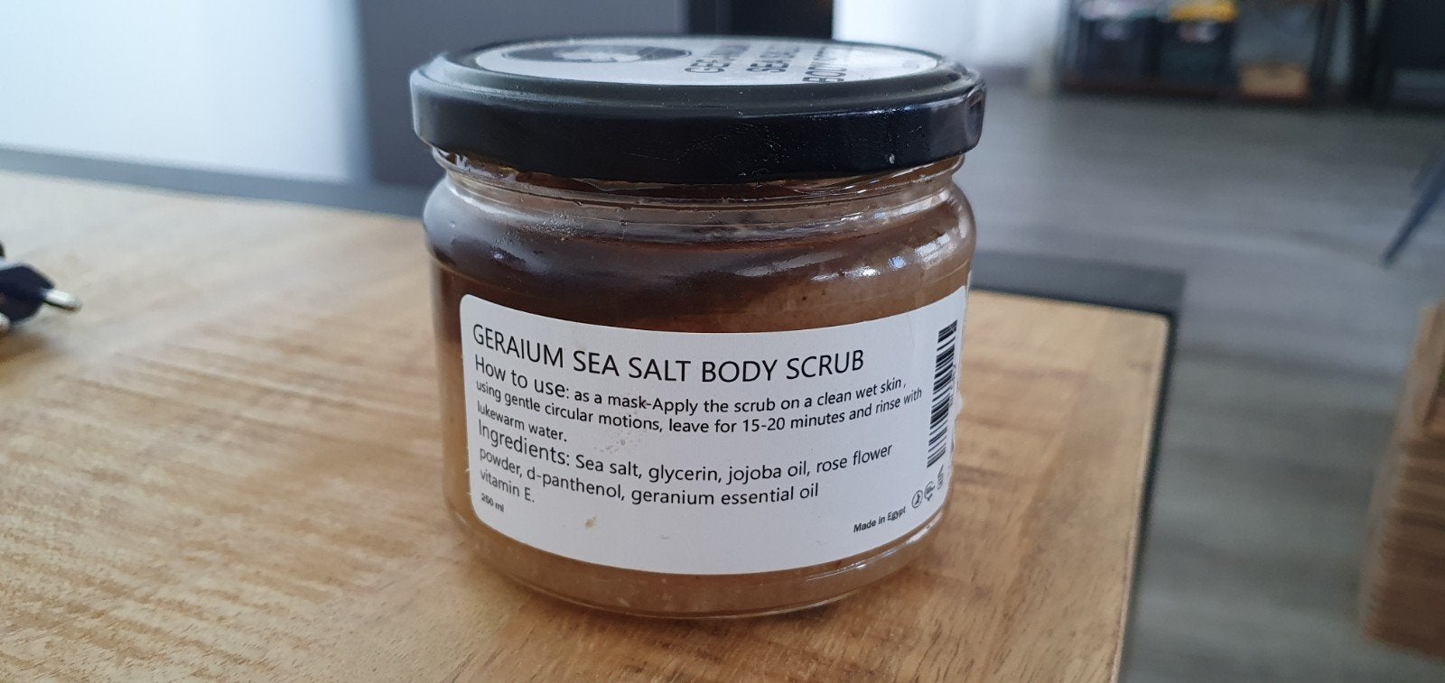 Black Lotus Geranium Sea Salt Body Scrub 250 ml, Ophalen of Verzenden, Nieuw, Overige typen