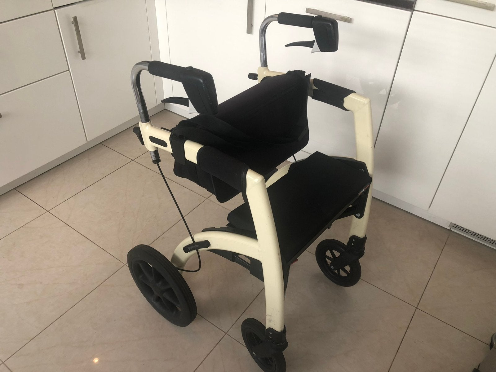 Rolls motion rolstoel en rollator in een, Ophalen, Zo goed als nieuw, Duwrolstoel