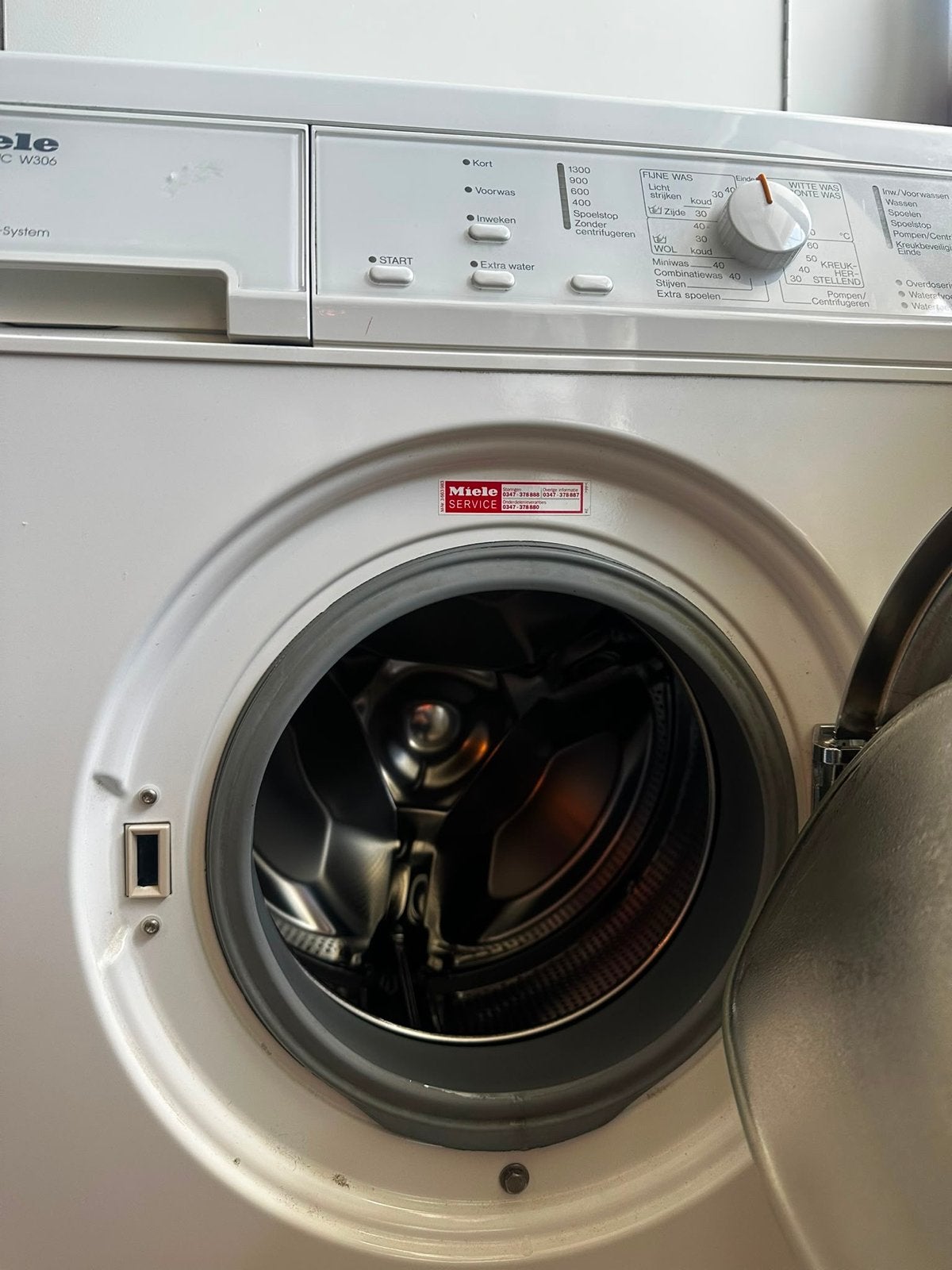 Miele NOVOTRONIC W306 Wasmachine - Uitstekend Merk, Ophalen, 6 tot 8 kg, Voorlader, 85 tot 90 cm