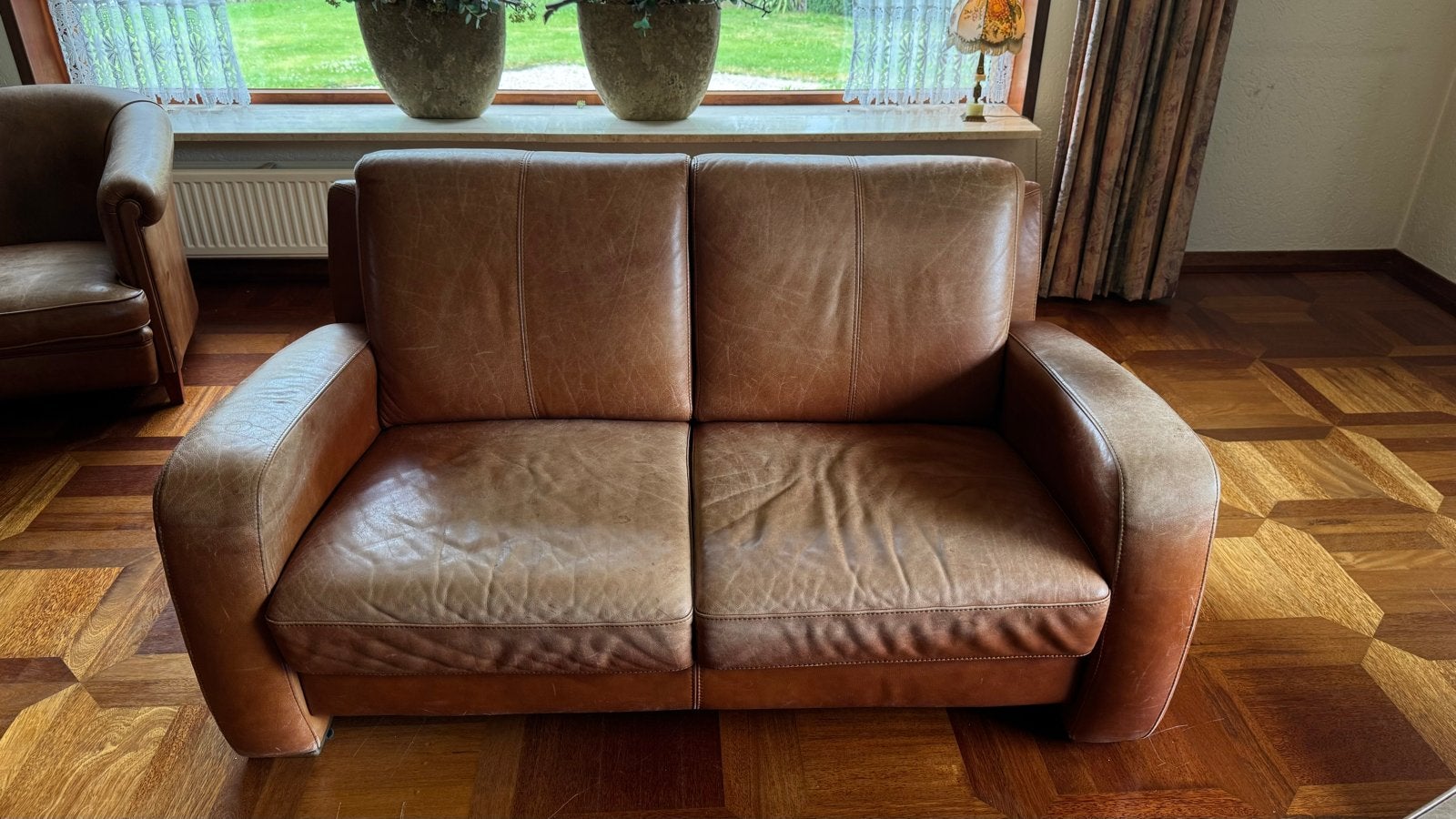 Gratis af te halen: Leren bankstel: 2-zits bank en fauteuil, Ophalen, Gebruikt, 150 tot 200 cm, Tweepersoons