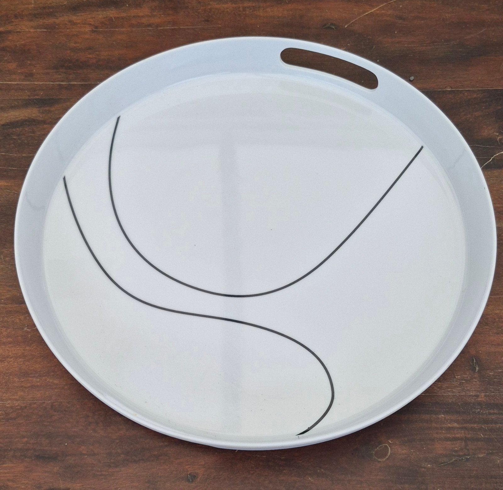 Menu Black Contour Dienblad - Pernille Vea Design, Kunststof, Met afbeelding/tekst, Rond, Ophalen of Verzenden