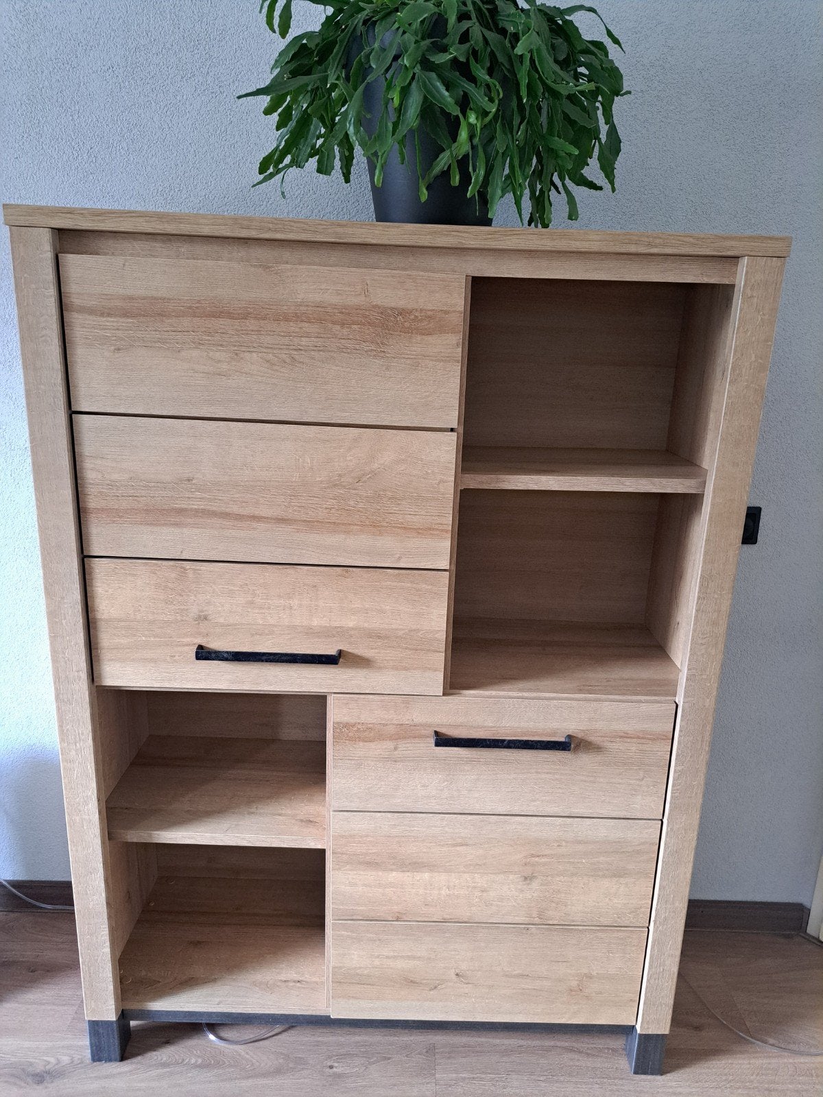 Kast Leenbakker Finn, Huis en Inrichting, Ophalen, Zo goed als nieuw, 25 tot 50 cm, Minder dan 150 cm