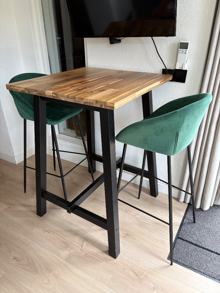 Bartafel incl. 2 luxe barstoelen, Ophalen, Zo goed als nieuw
