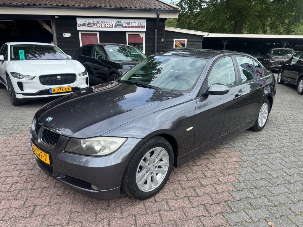 Bmw 3-SERIE 320I EXECUTIVE 170PK - Leer Airco, Auto's, BMW, 1345 kg, Achterwielaandrijving, 4 cilinders, Bedrijf