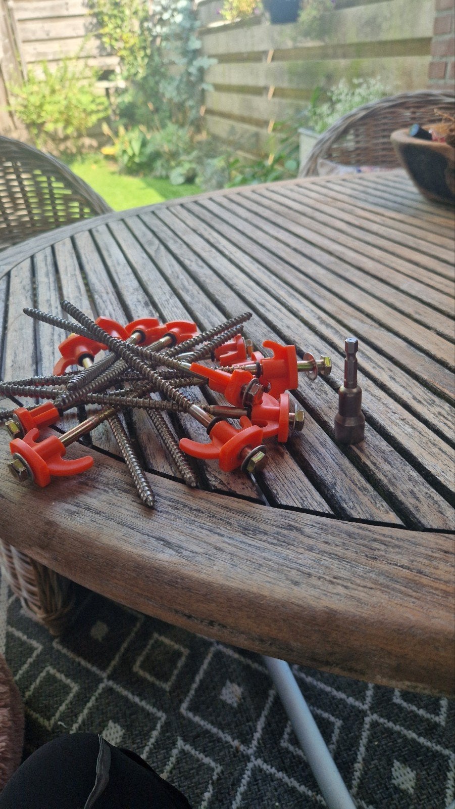 Schroefharingen 12 stuks met boorbit, Ophalen of Verzenden, Zo goed als nieuw