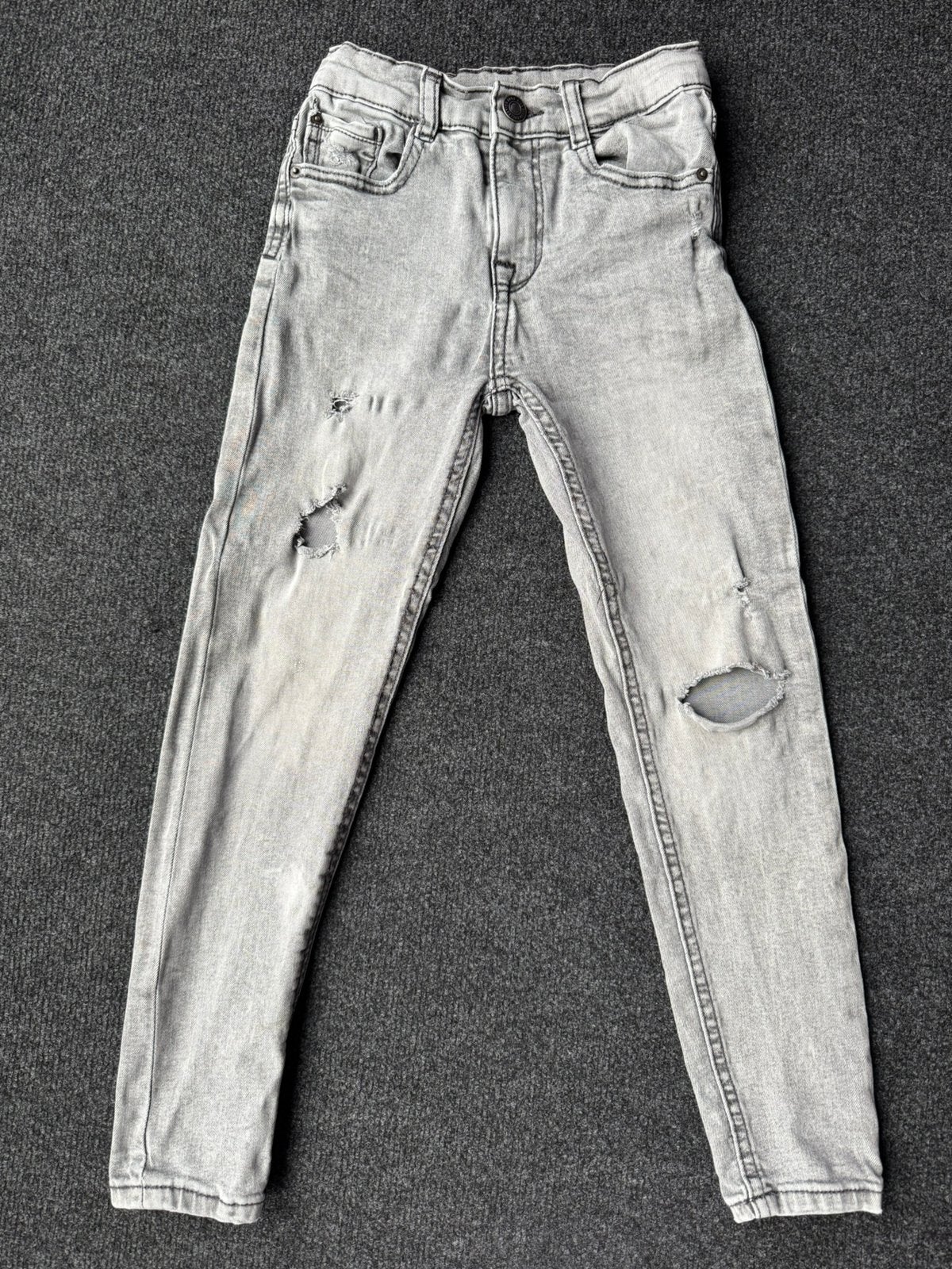 Zara jongens jeans spijkerbroek lichtgrijs maat 128, Ophalen of Verzenden, Gebruikt, Jongen, Broek