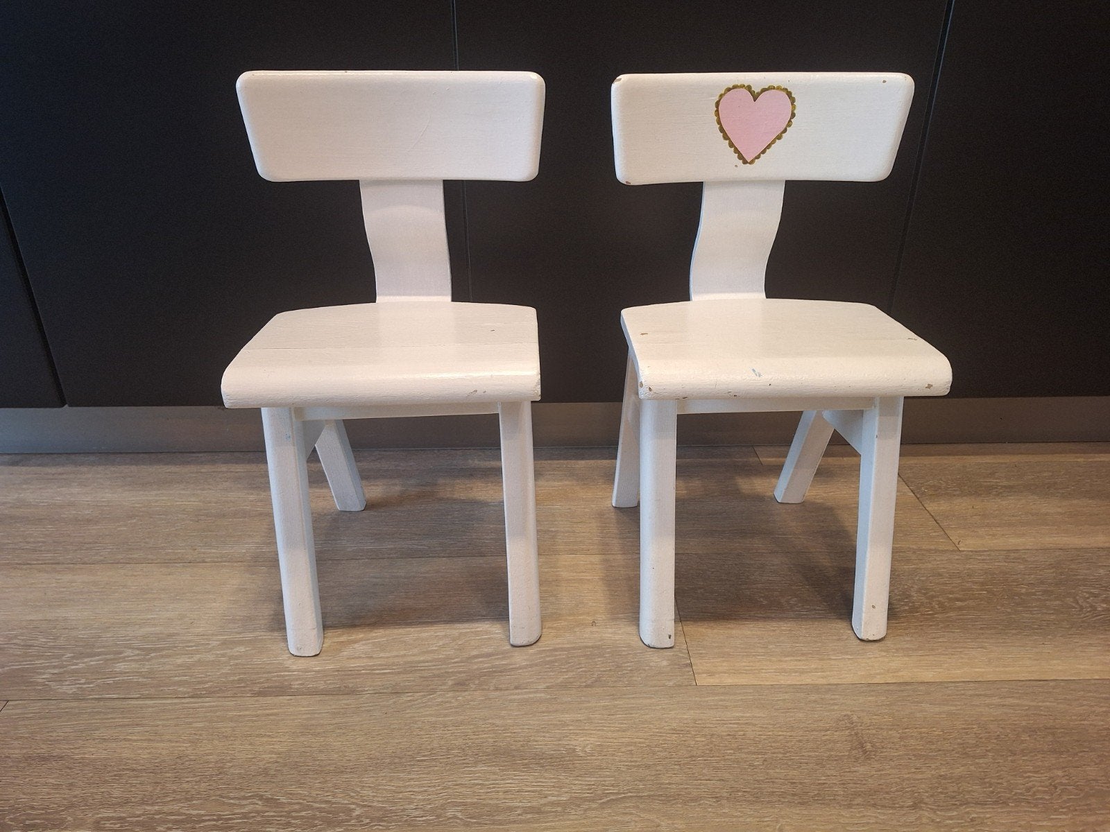 Twee vintage witte schoolstoeltjes, Ophalen, Gebruikt, Twee, Wit