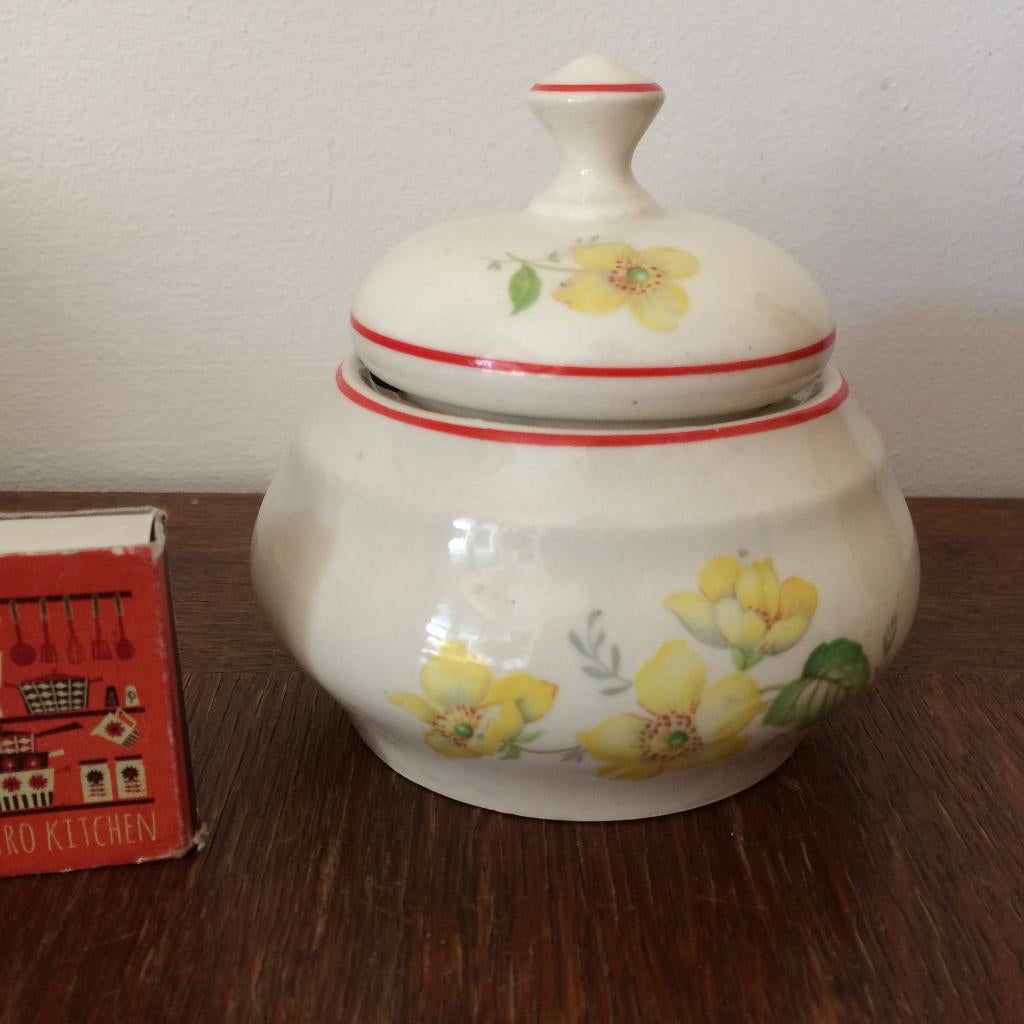 Klein lief potje met gele bloemetjes en dekseltje geel bloem, Ophalen of Verzenden