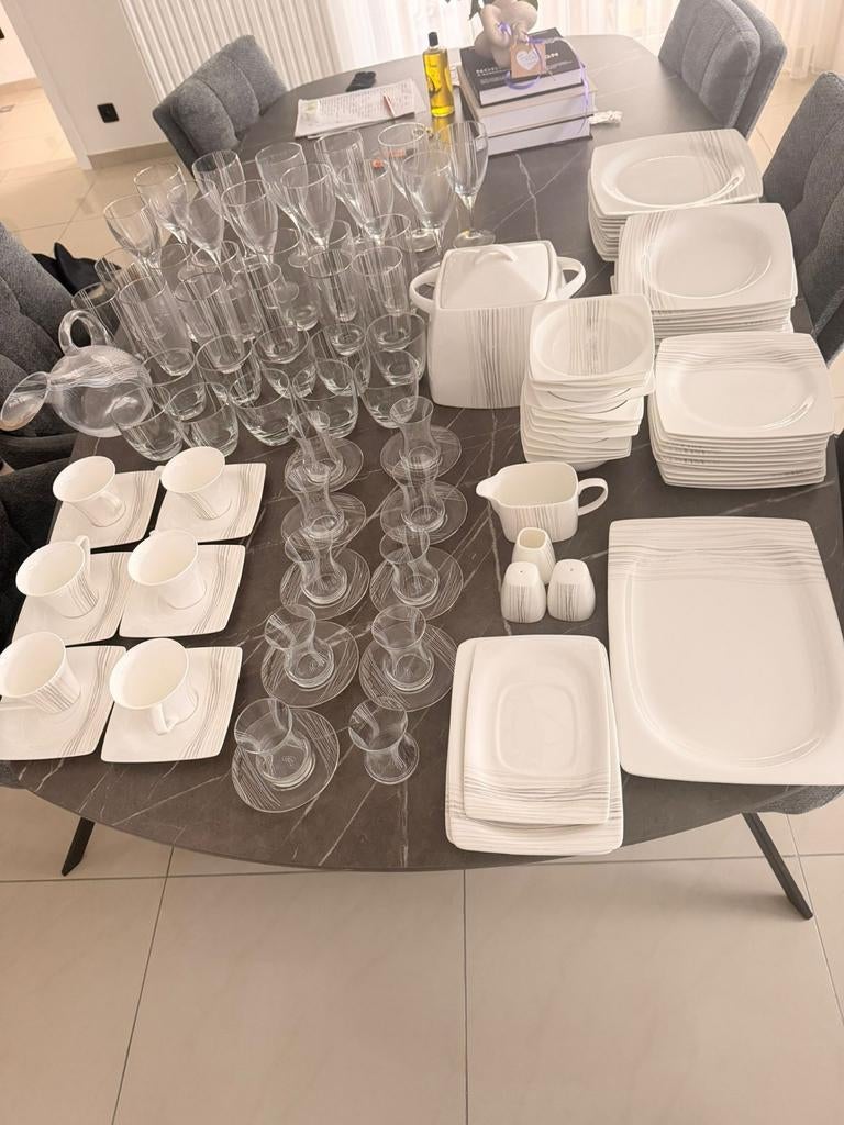 Karaca Servies- en Glazenset voor 12 Personen - Z.G.A.N., Ophalen, Zo goed als nieuw, Porselein, Overige stijlen