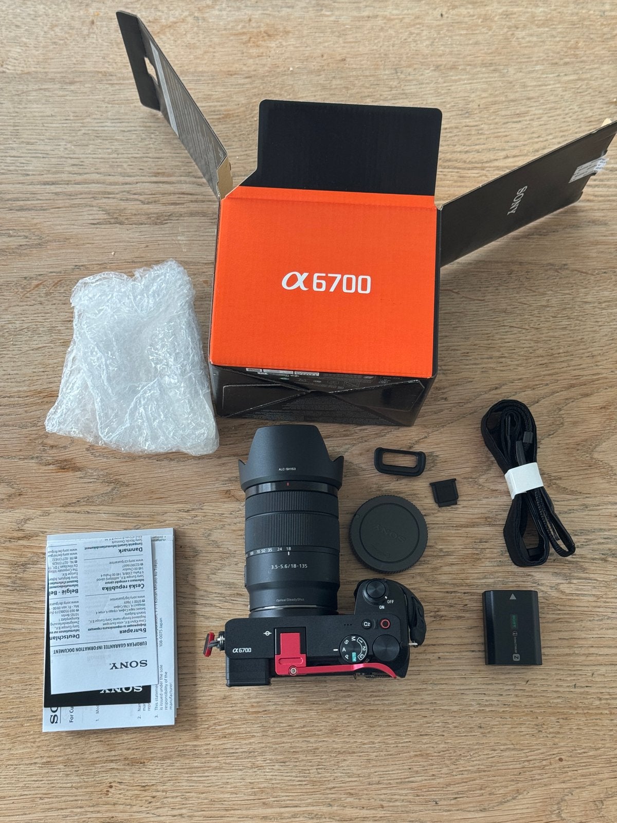 Sony A6700 camera (2716 clicks) + accessoires, lenzen, Audio, Tv en Foto, Fotocamera's Digitaal, Zo goed als nieuw, Systeemcamera