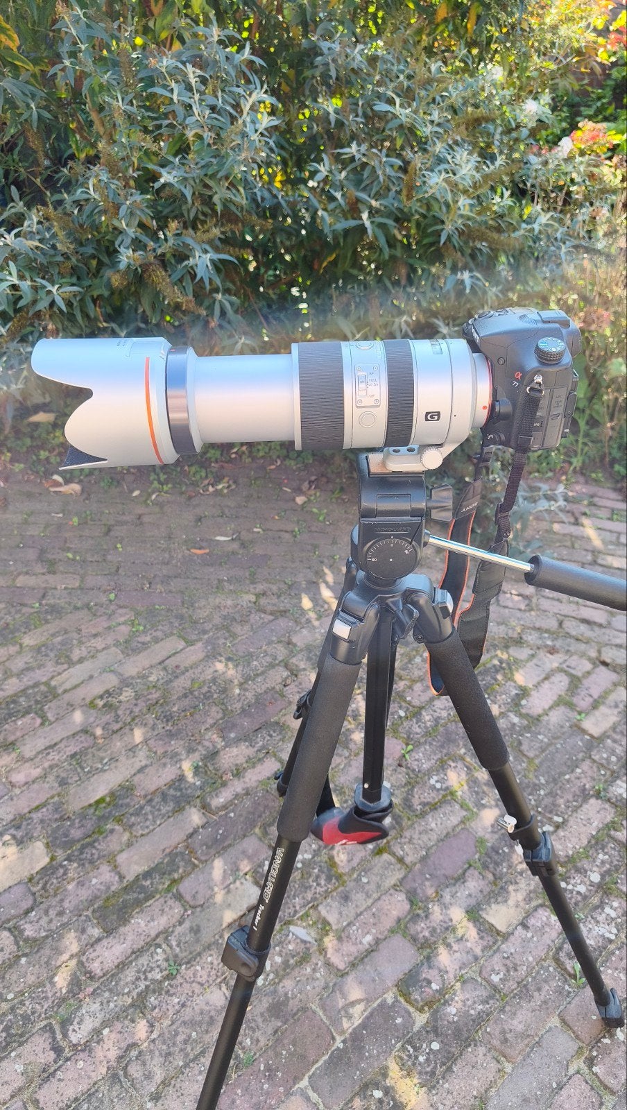 Sony 70-400 SSM G 4-5.6 lens (evt. met camera en statief), Ophalen, Gebruikt, Sony, Zonnekap
