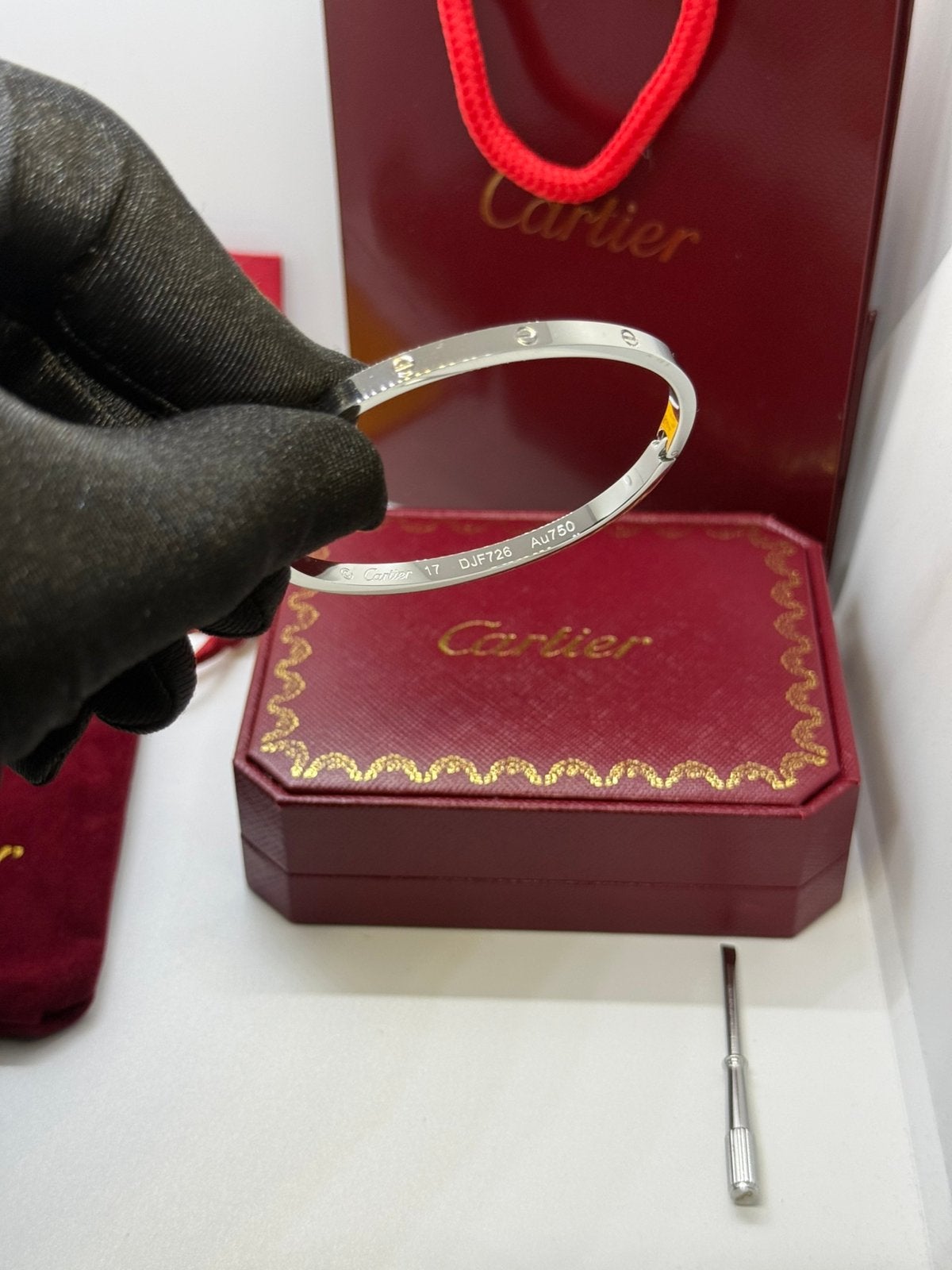 CARTIER LOVE - ARMBAND, SMALL MODEL, Ophalen of Verzenden, Zo goed als nieuw, Goud, Zilver