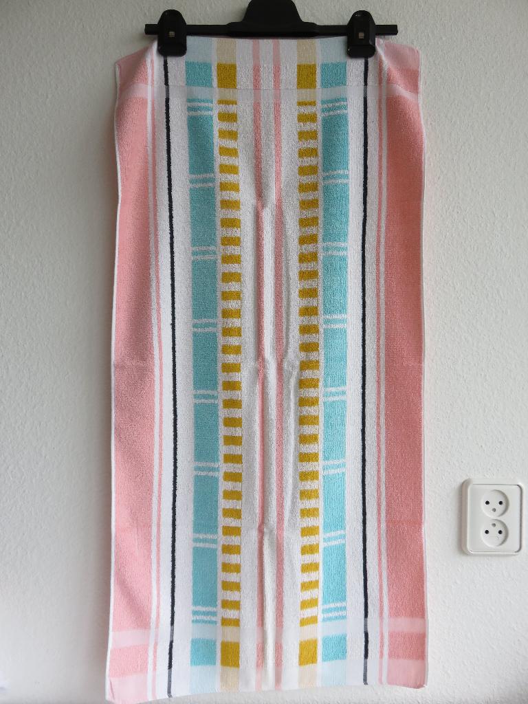 Vintage retro gestreepte Seahorse pastelkleurige handdoek, Ophalen of Verzenden, Gebruikt, Roze, Handdoek