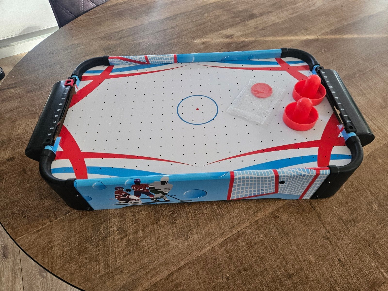 Compacte Airhockey Tafel voor Urenlang Speelplezier, Ophalen, Gebruikt, Jongen of Meisje