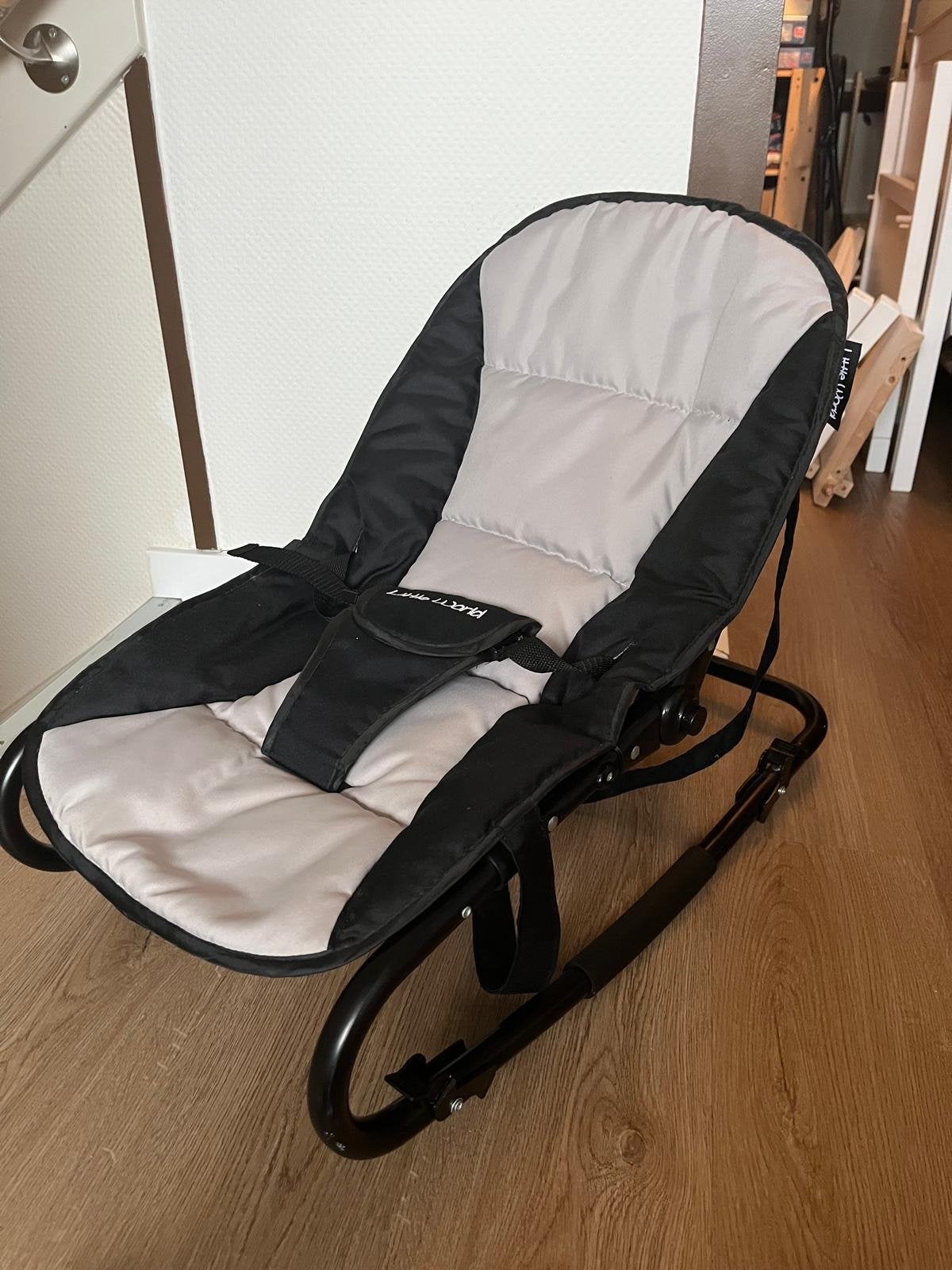 Comfortabele wipstoel voor baby's - Zwart/Grijs, Ophalen, Gebruikt