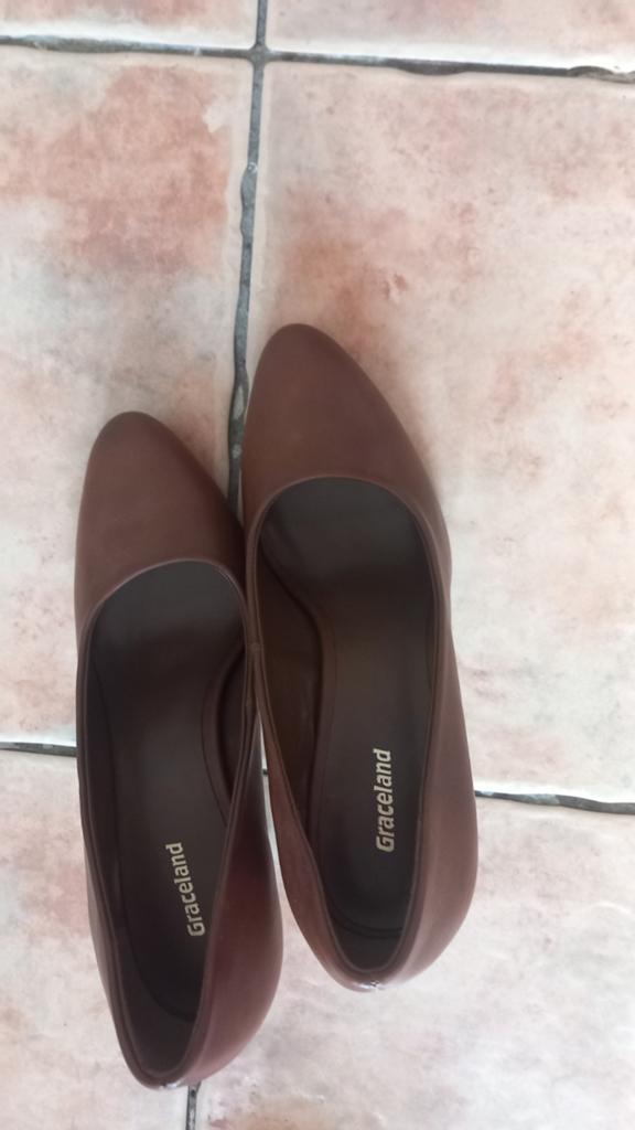 Pumps hoge hak, Ophalen of Verzenden, Nieuw, Bruin