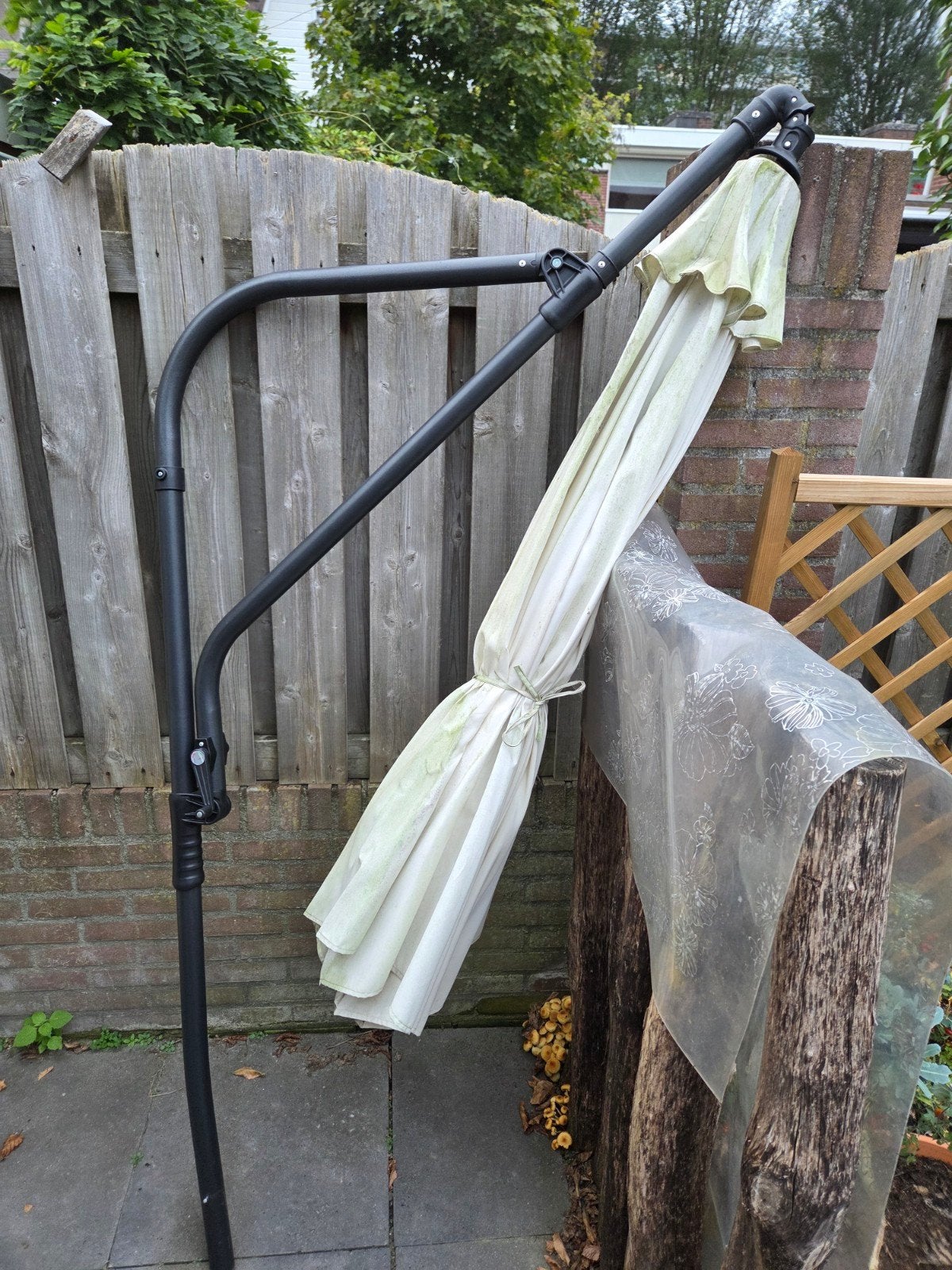 Zweefparasol - Creme - Zonder voet