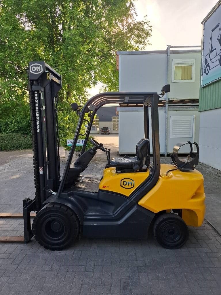 OM XG30 Heftruck (bj 2010)