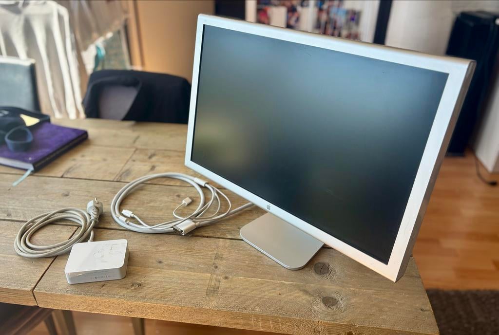 Apple Cinema HD Display 23 inch, Computers en Software, Monitoren, Ophalen, Kantelbaar, Overige typen, Onbekend