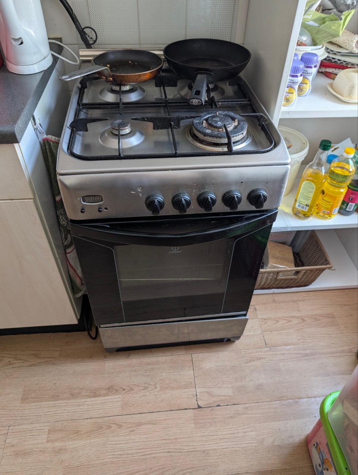 Indesit gasfornuis met oven - Gebruikt, Ophalen