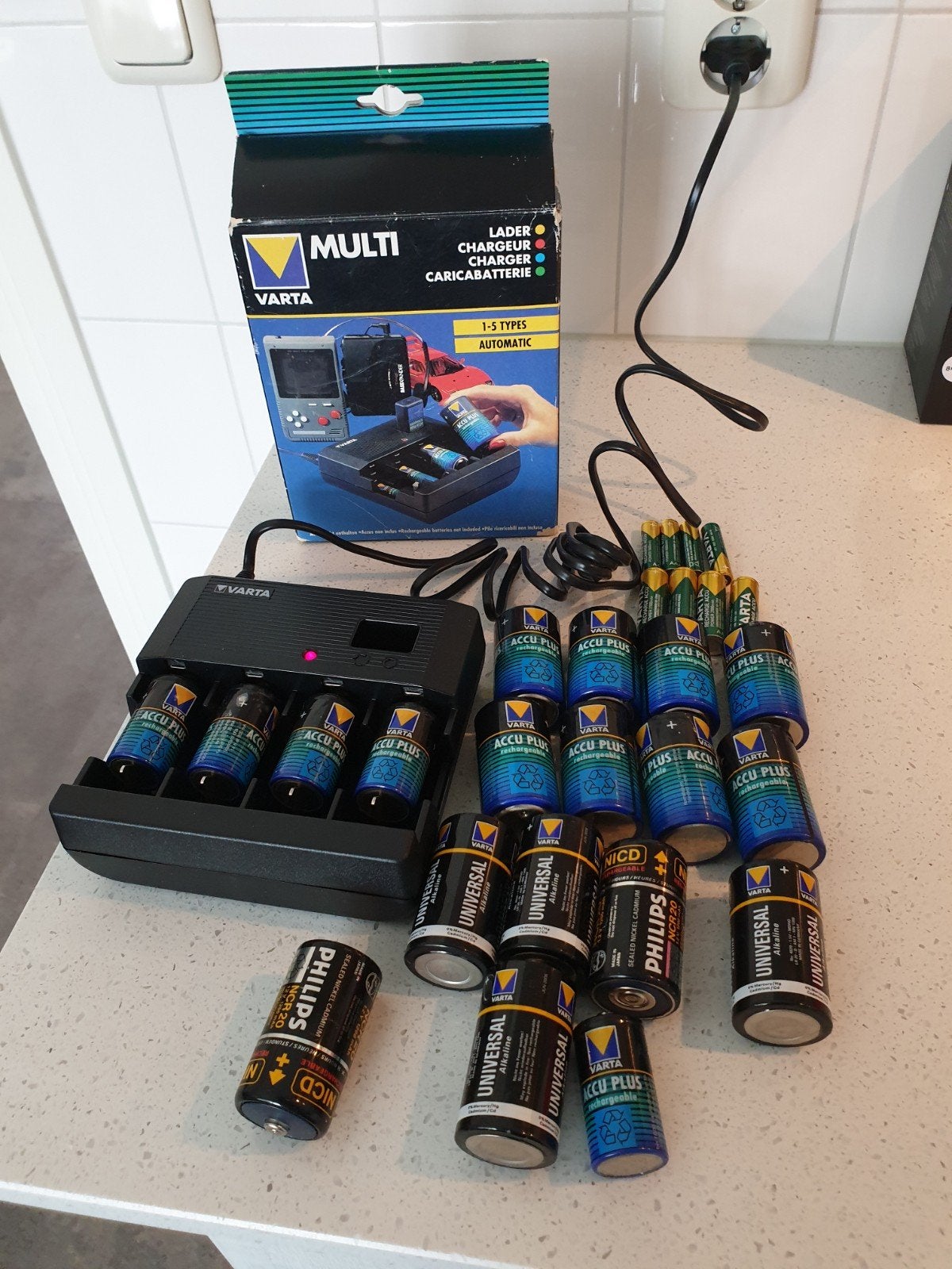 varta oplader oplaadbare batterijen nieuw, Ophalen of Verzenden, Nieuw